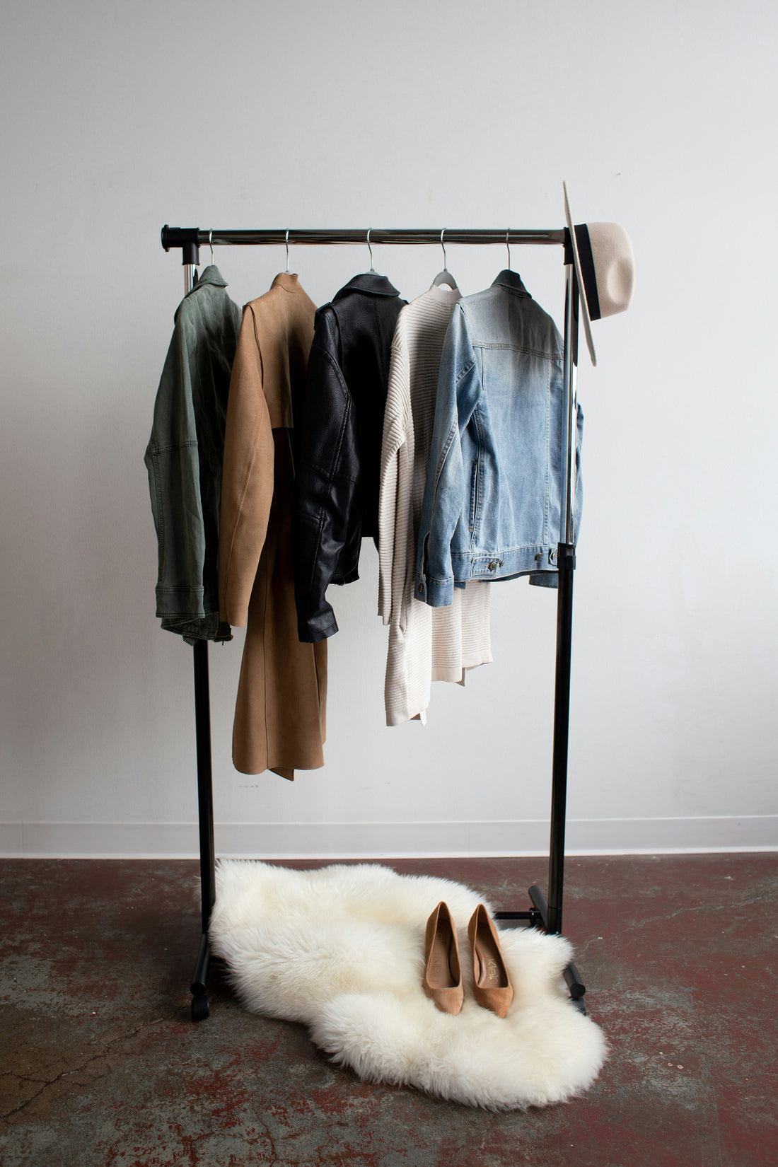 A Comprehensive Guide to Building a Capsule Wardrobe